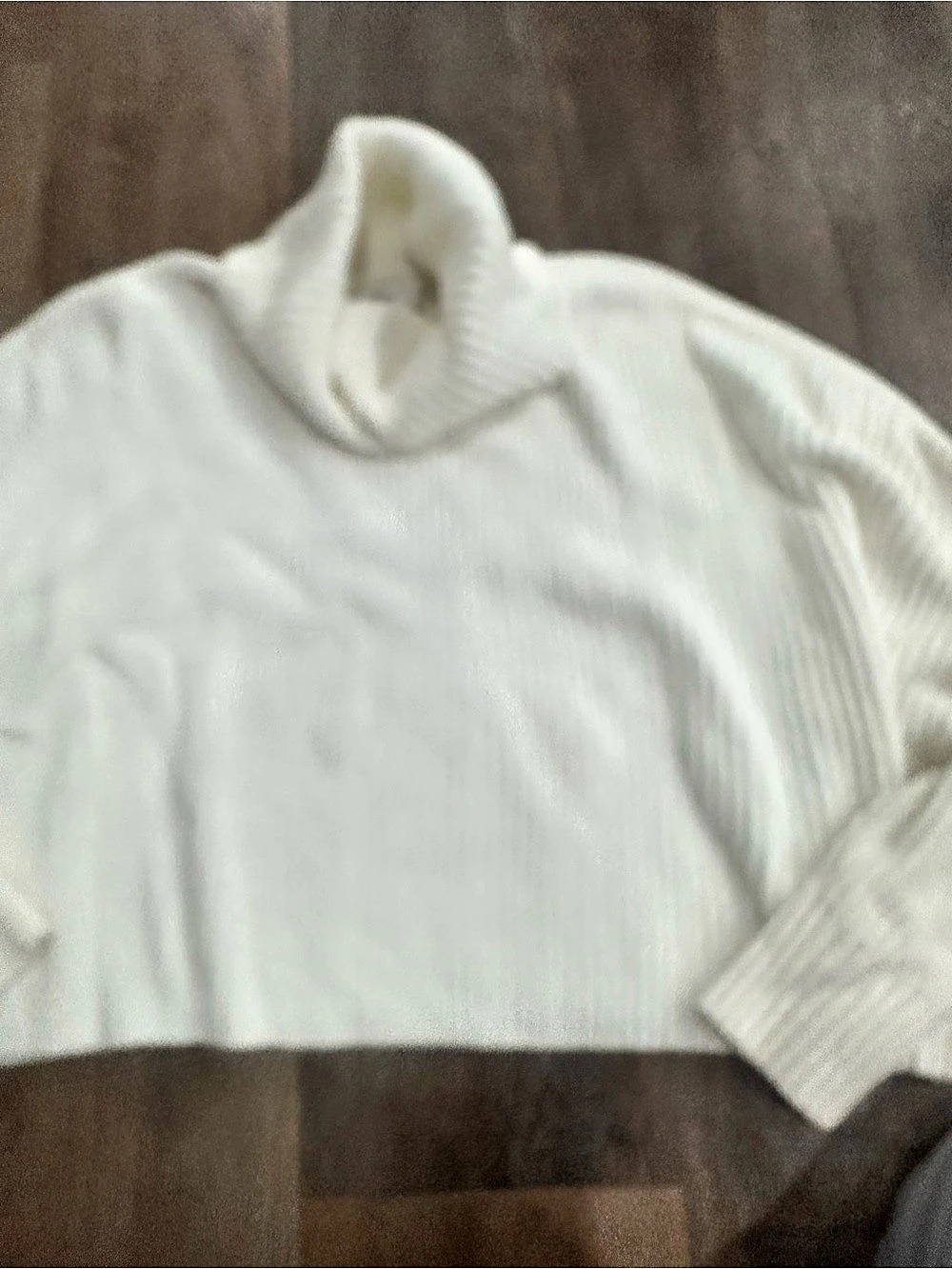 Ribbed Turtleneck Sweater in White Like New